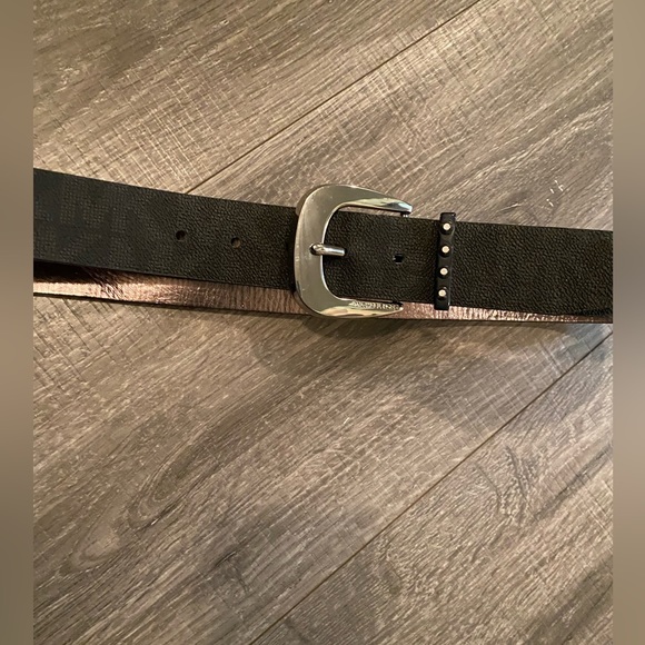 Belt - Picture 1 of 2